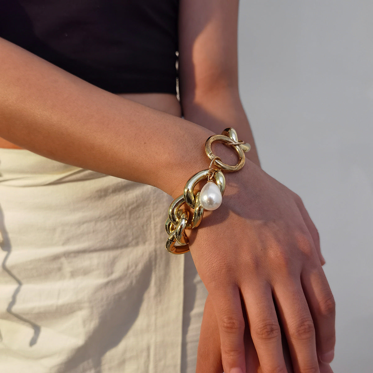 Pulsera sencilla de perlas barrocas 