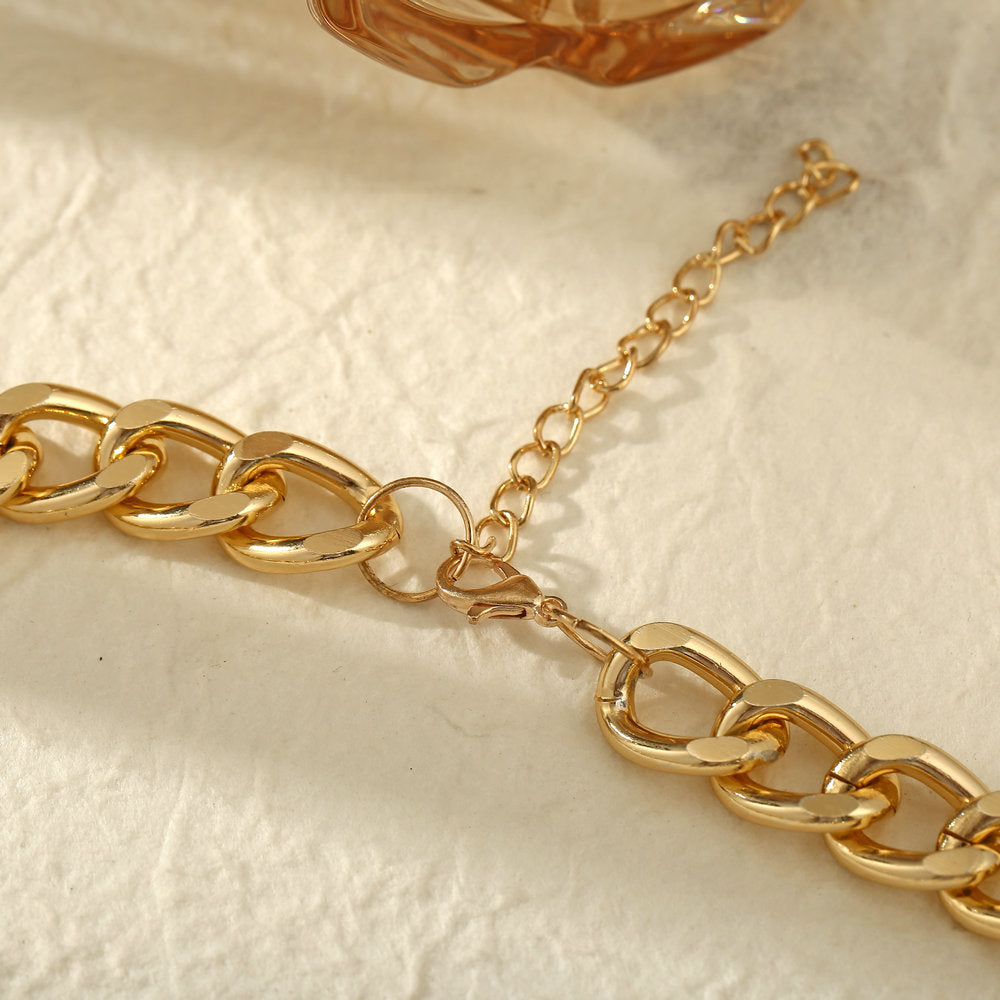 Retro Thick Chain Collarbone Necklace