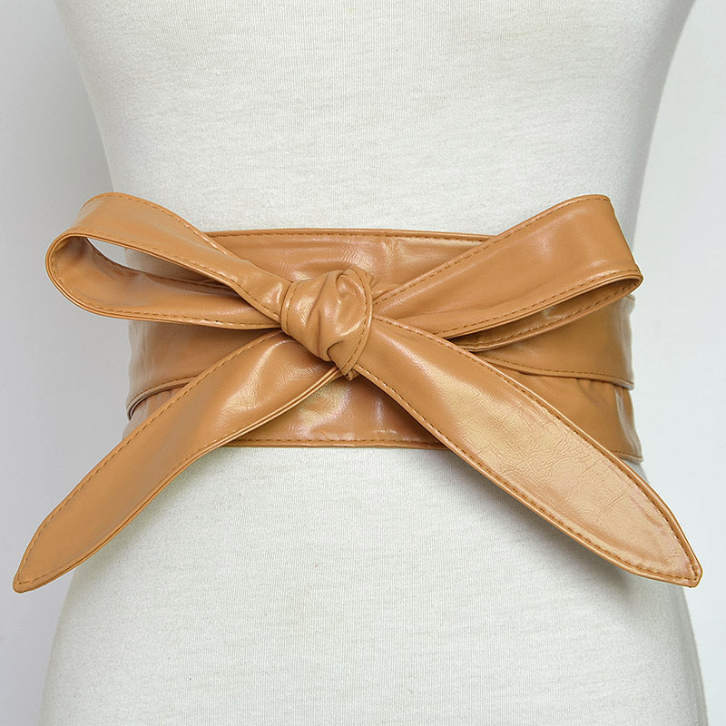 Bow strap waist seal