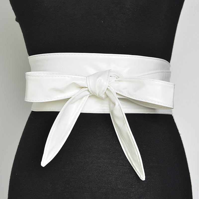 Bow strap waist seal