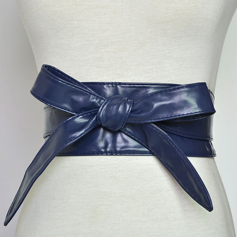 Bow strap waist seal
