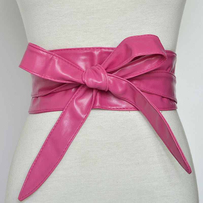 Bow strap waist seal