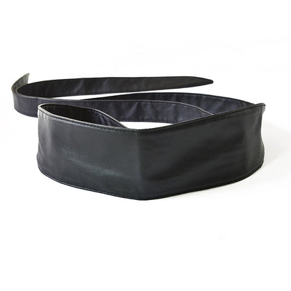 Bow strap waist seal