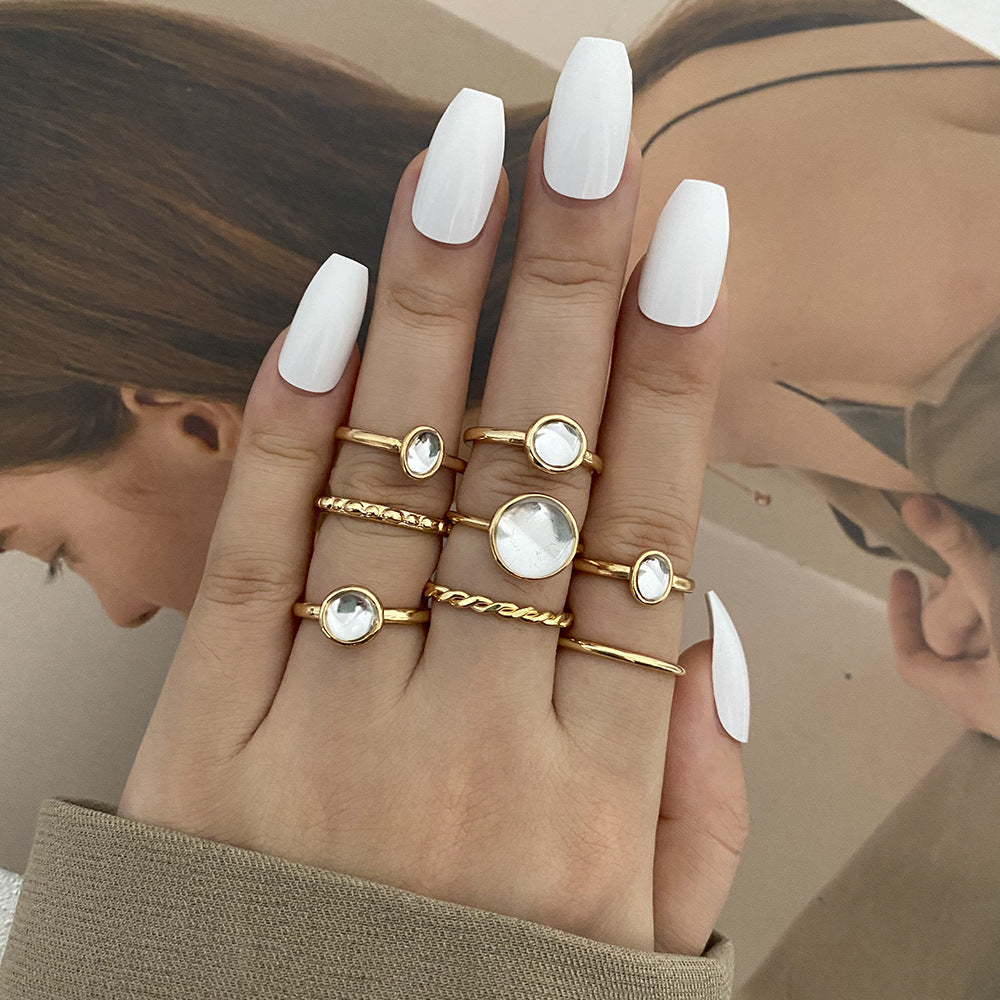 8-piece set of contrasting rings