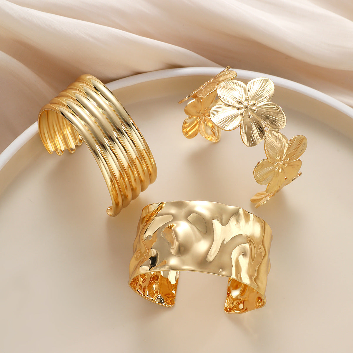3Pcs Pleated Flower Bracelet Set