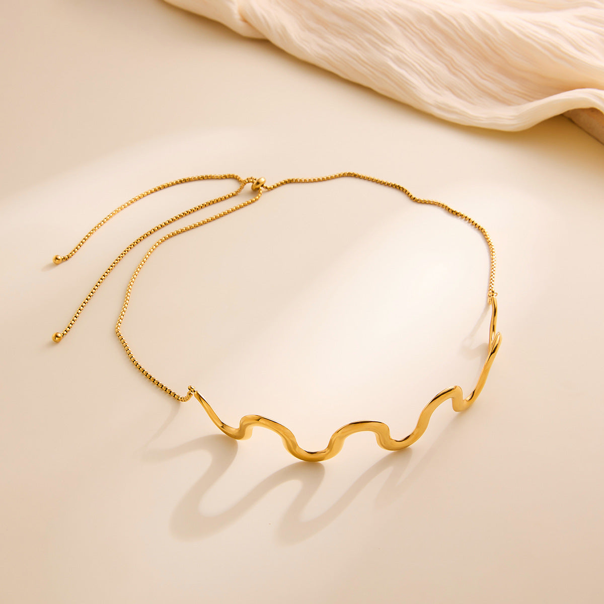 18K Gold Wavy Necklace & Bracelet Set