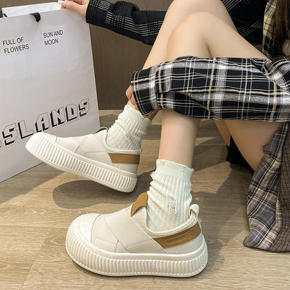 Zapatos casuales transpirables de malla con suela de plataforma. 