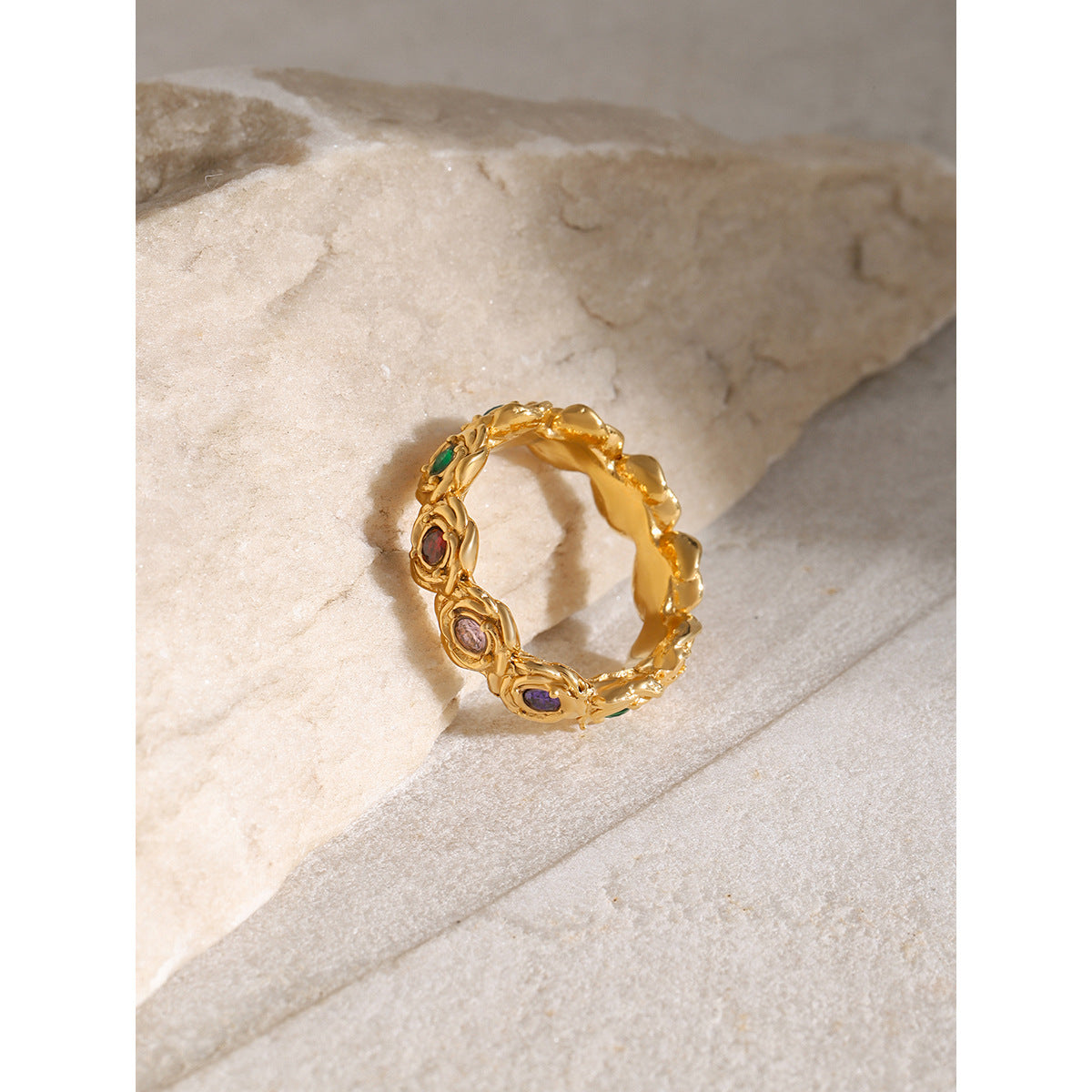 Rose inlaid round zircon ring