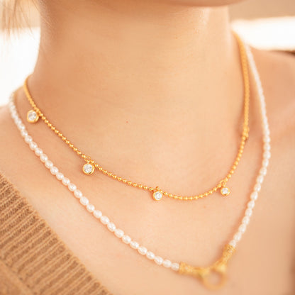 Simple fringed necklace