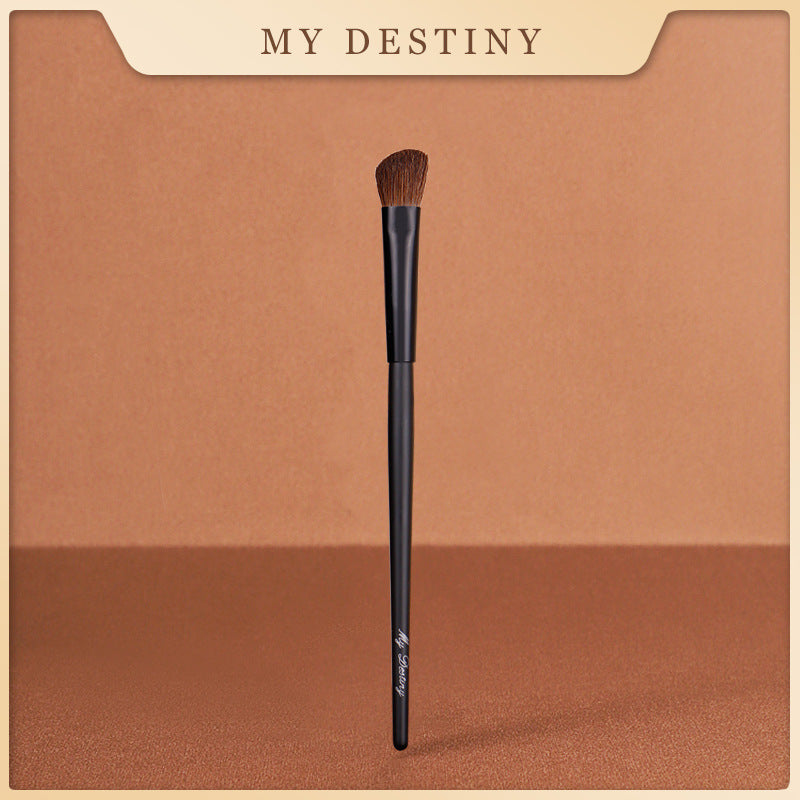 Angled Animal Hair Nose Contour Brush