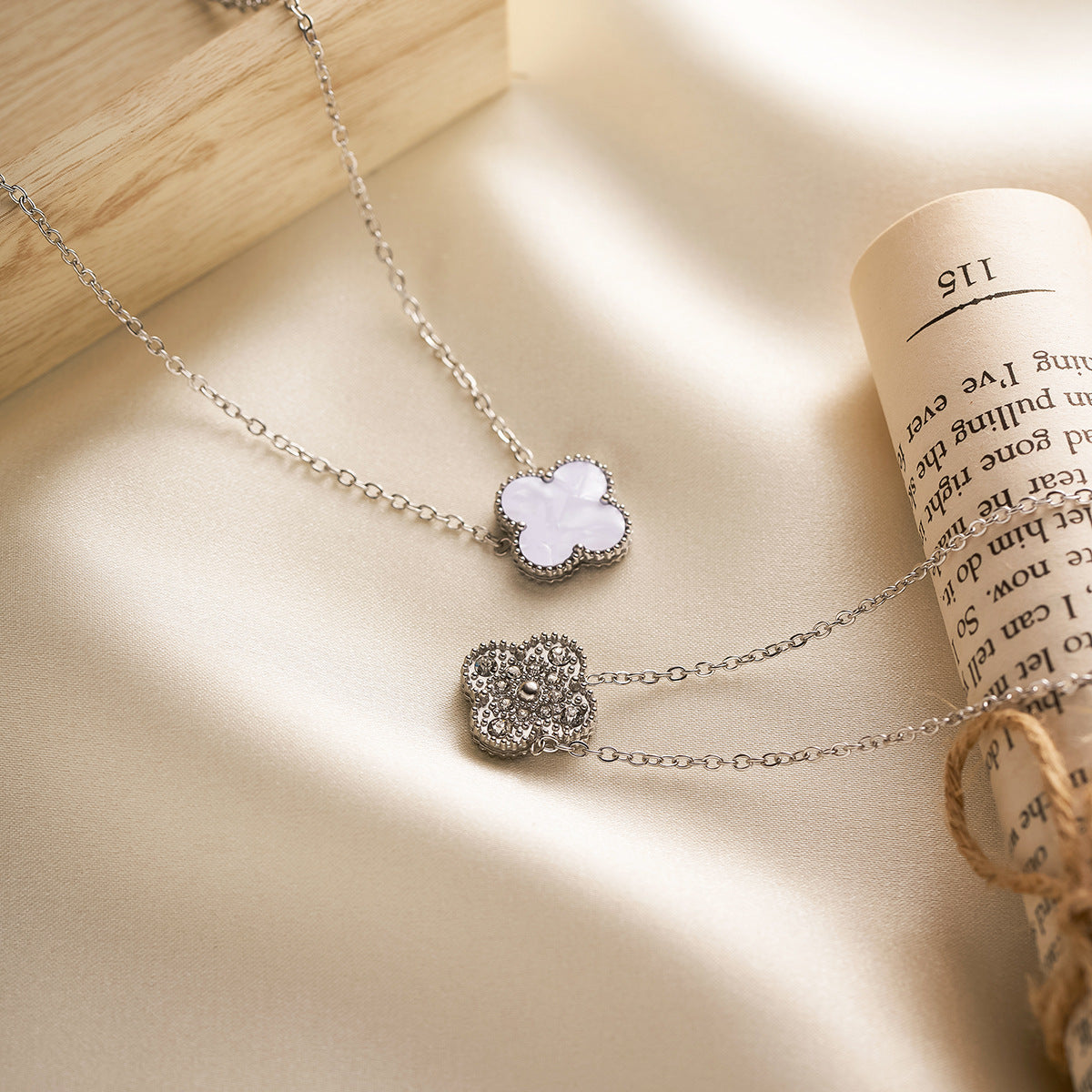 15mm 18K Gold-Plated Titanium Steel Double-Sided Four-Leaf Clover Collarbone Necklace — High Color Retention