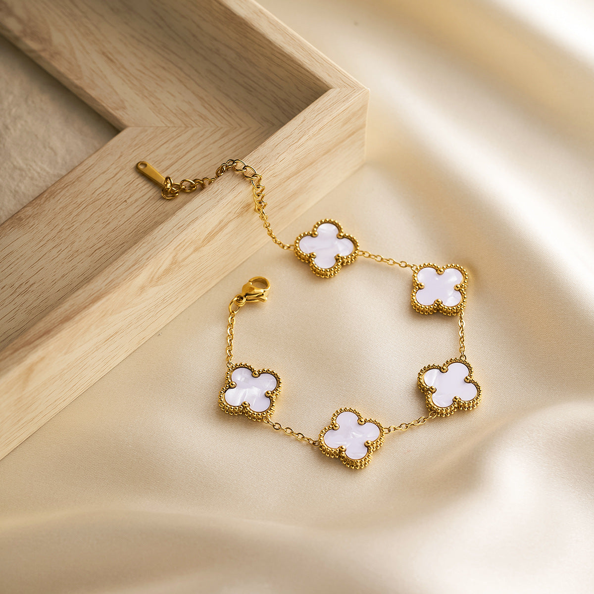 18K Gold-Plated 15mm Double-Sided Clover Flower Bracelet