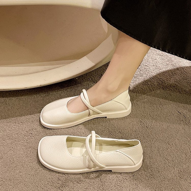 Soft leather mid-heel shoes