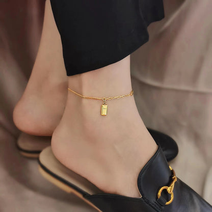 Small gold brick pendant anklet
