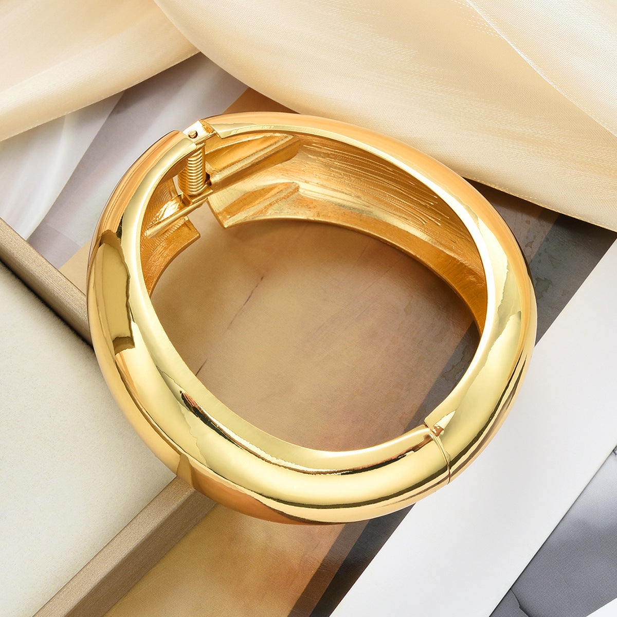 Geometric Alloy Open Bracelet