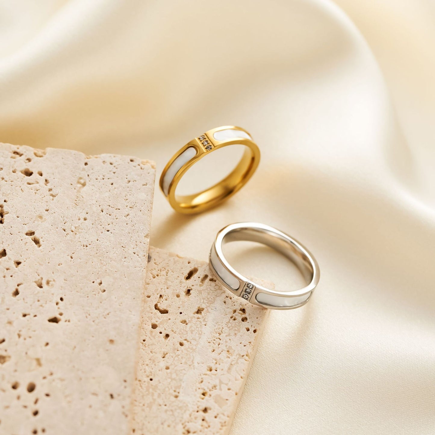 18K Gold White Shell Diamond Ring