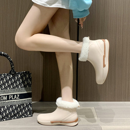 Rain shoes for women to wear in the rain