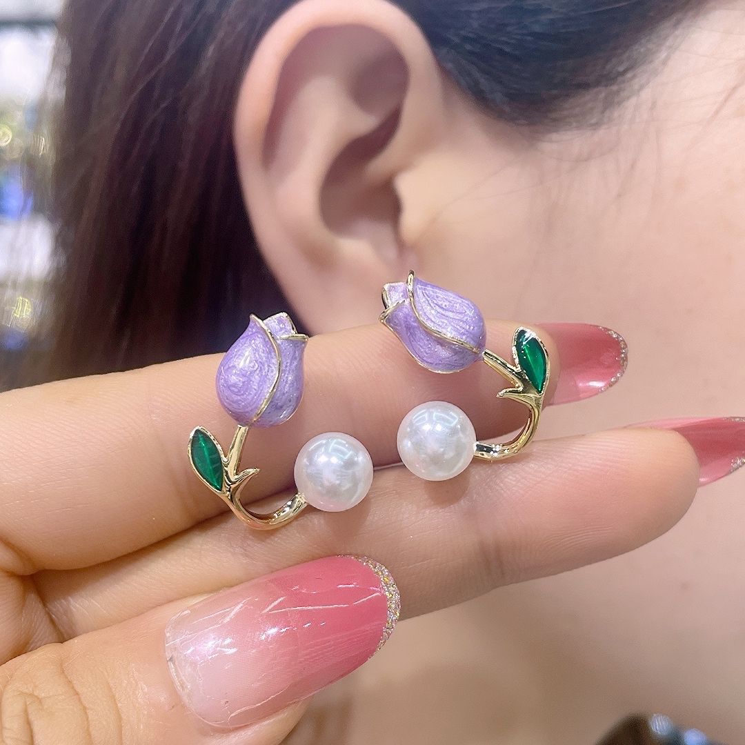 Tulip Pearl Stud Earrings