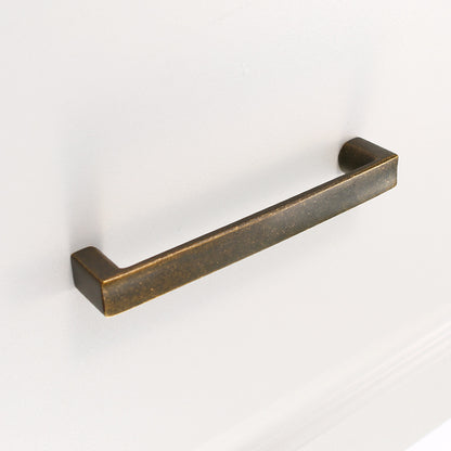 Simple wardrobe handle