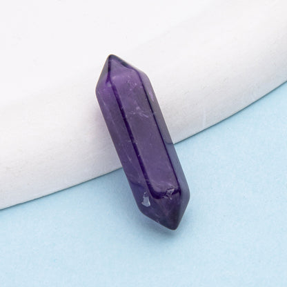 Colar de pingente de coluna hexagonal de ponta dupla de cristal 