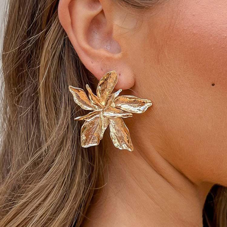 Metal Petal Wing Stud Earrings