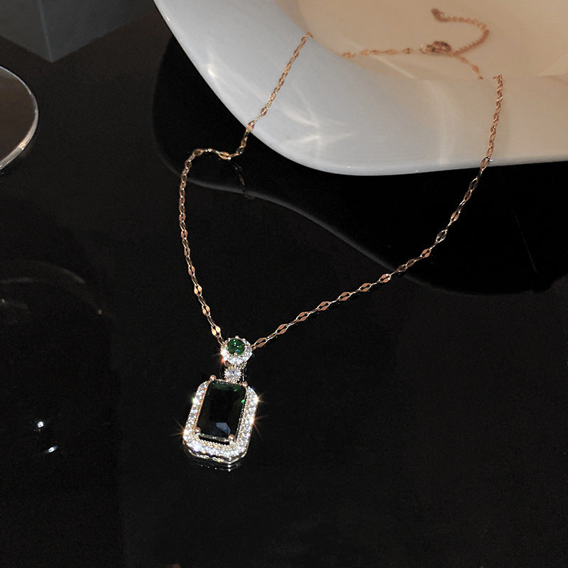 Green Titanium Steel Luxury Collarbone Pendant Necklace