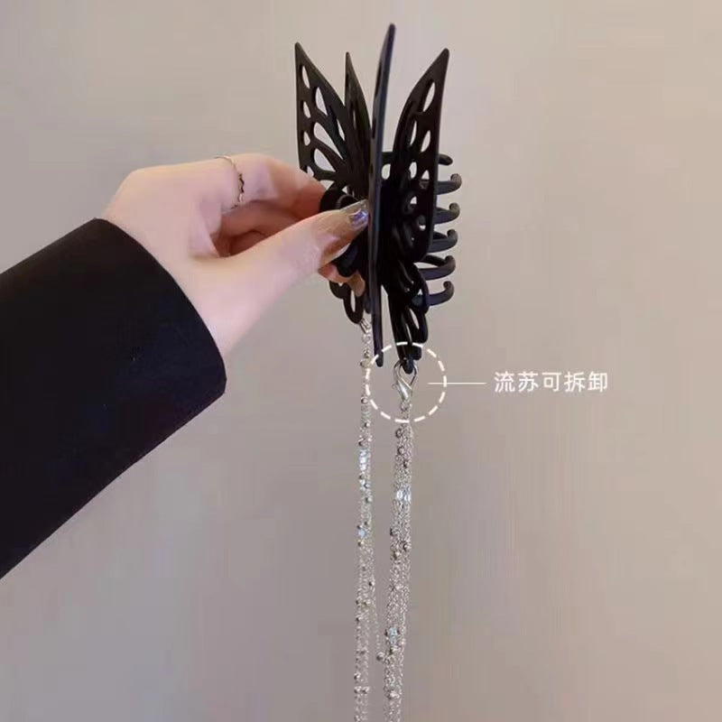 Hollow butterfly tassel grab clip