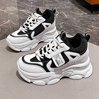 Thick-soled lace-up sneakers