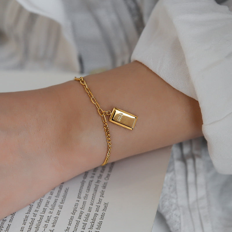 Small gold brick pendant anklet