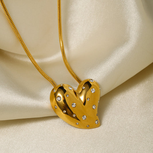 Collar con colgante de corazón de diamantes de imitación blancos 