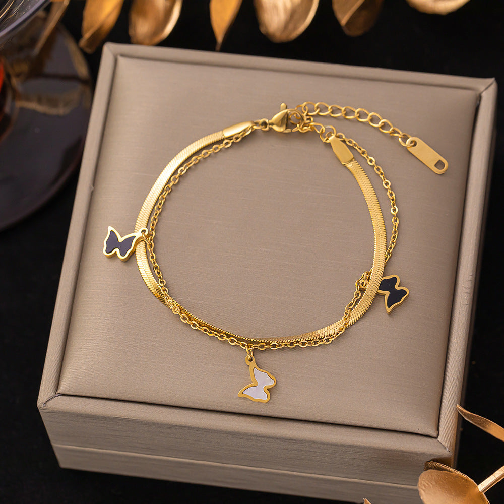 The new titanium steel bracelet is versatile for women