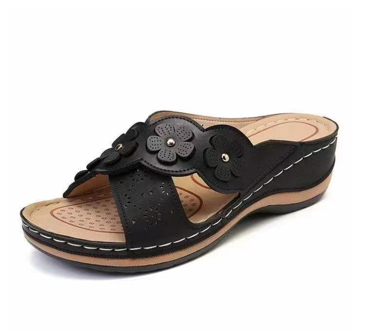 Wedge embroidered slippers