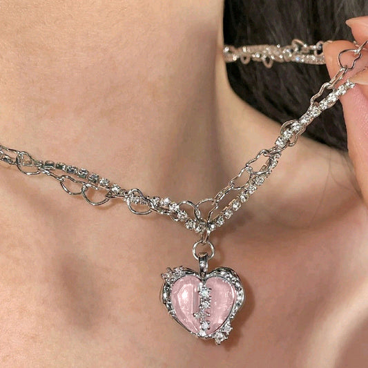 Collar de circonitas microincrustadas con corazón dividido 