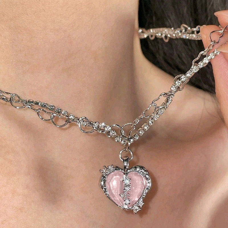 Collar de circonitas microincrustadas con corazón dividido 