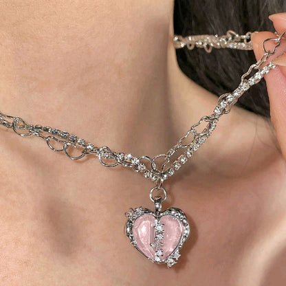 Collar de circonitas microincrustadas con corazón dividido 