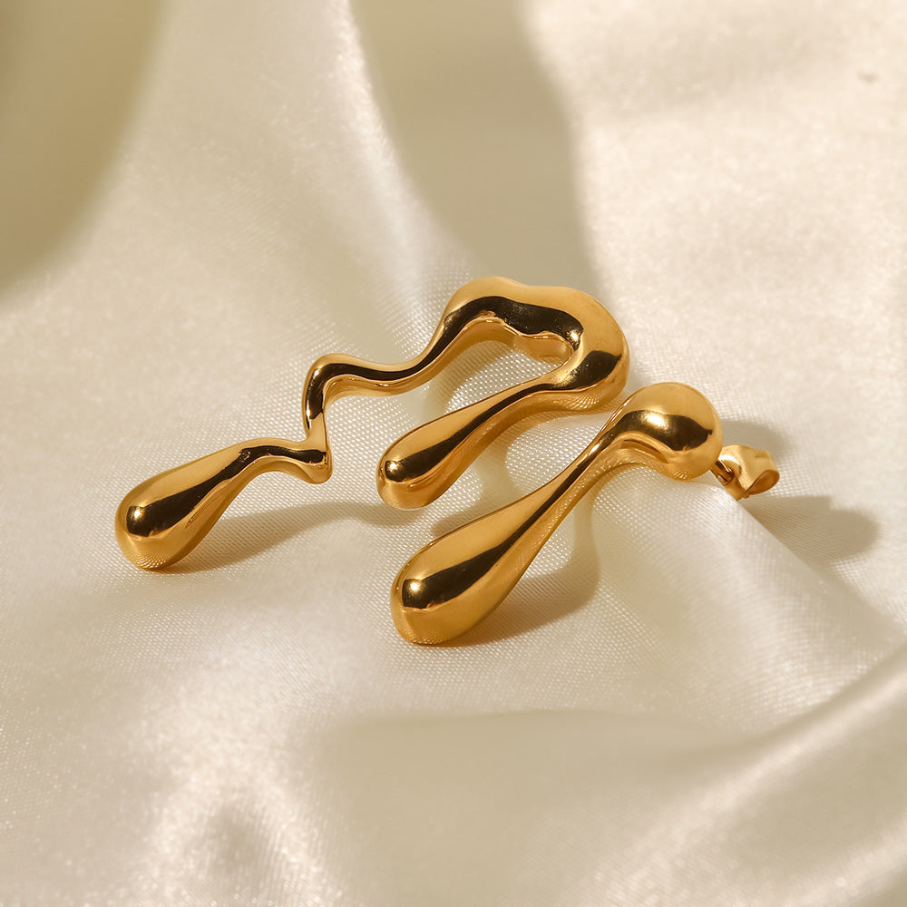 Teardrop shape earrings