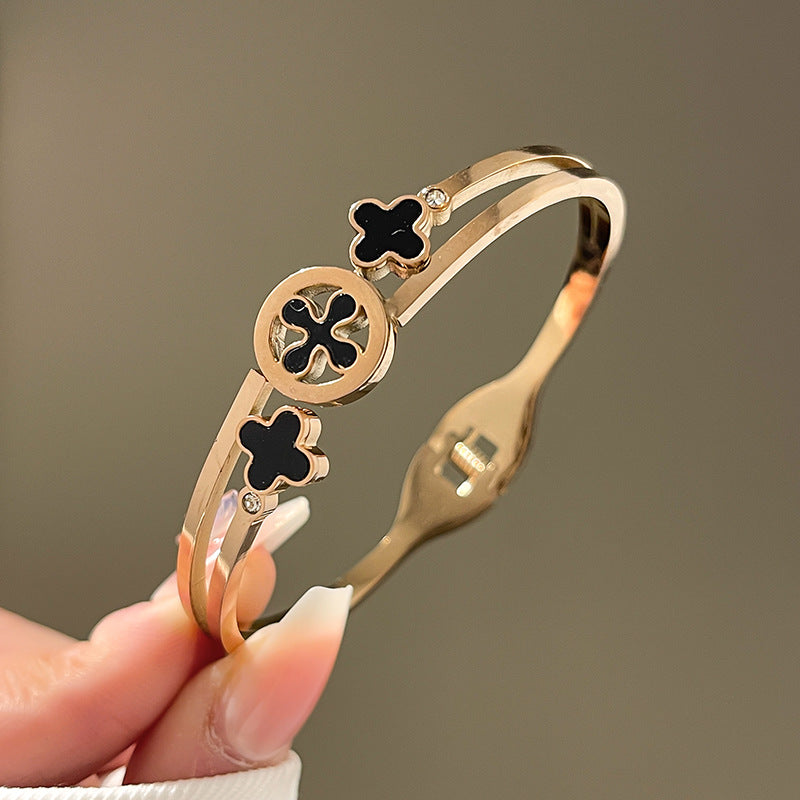 Four-leaf clover gypsy titanium steel bracelet