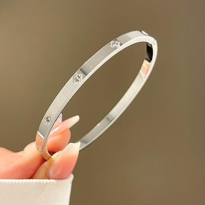 Four-leaf clover gypsy titanium steel bracelet