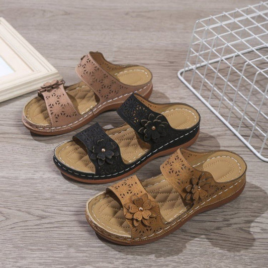 Soft-soled hollow flower sandals