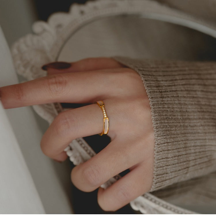 Japanese Minimalist Rose Gold Titanium Steel Mother-of-Pearl Ring