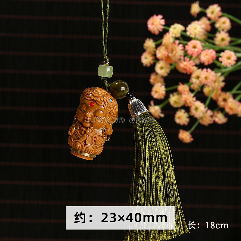 Green sandalwood sachet diffuser pendant