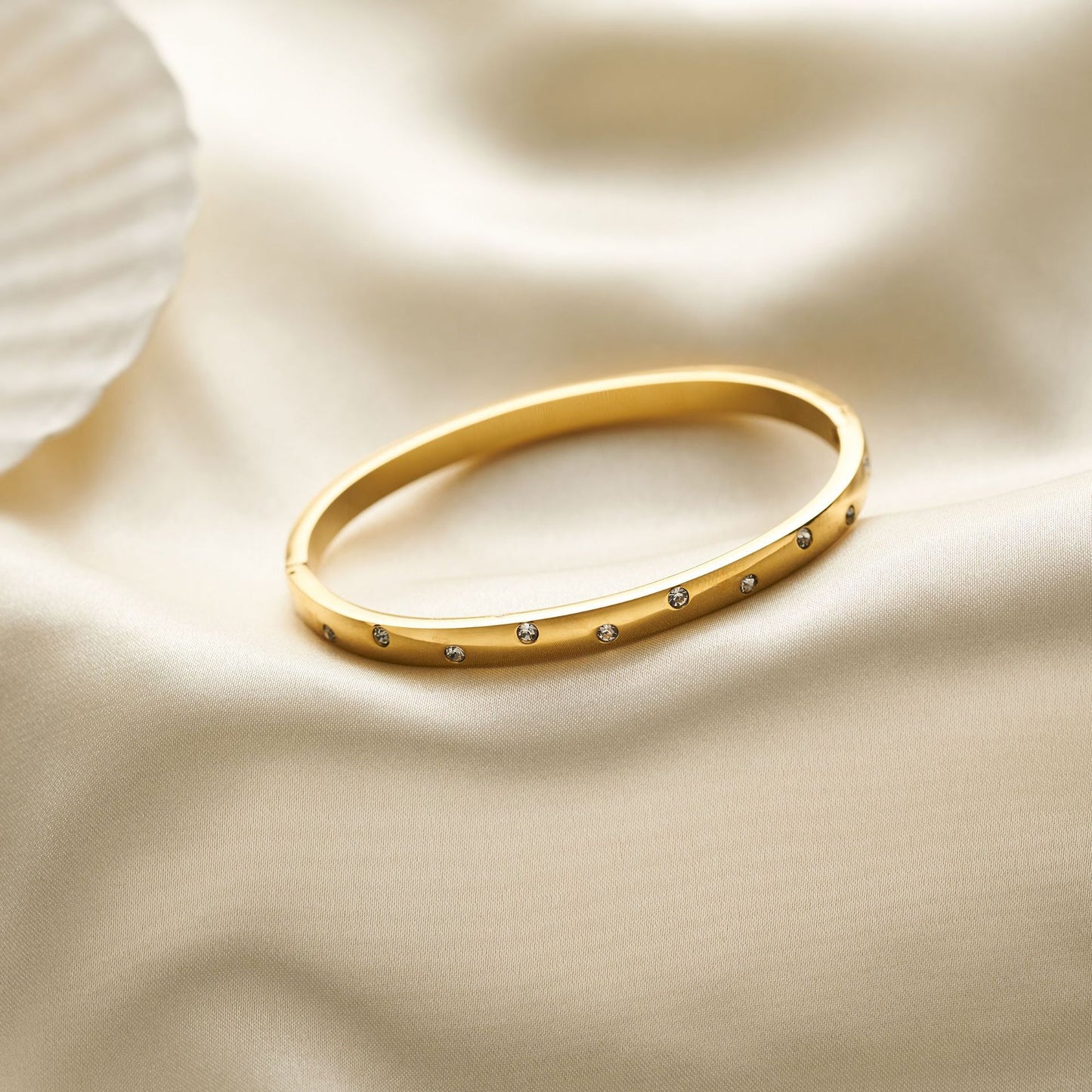 Women's 18K Gold-Plated Titanium Steel Gypsy Buckle Bracelet