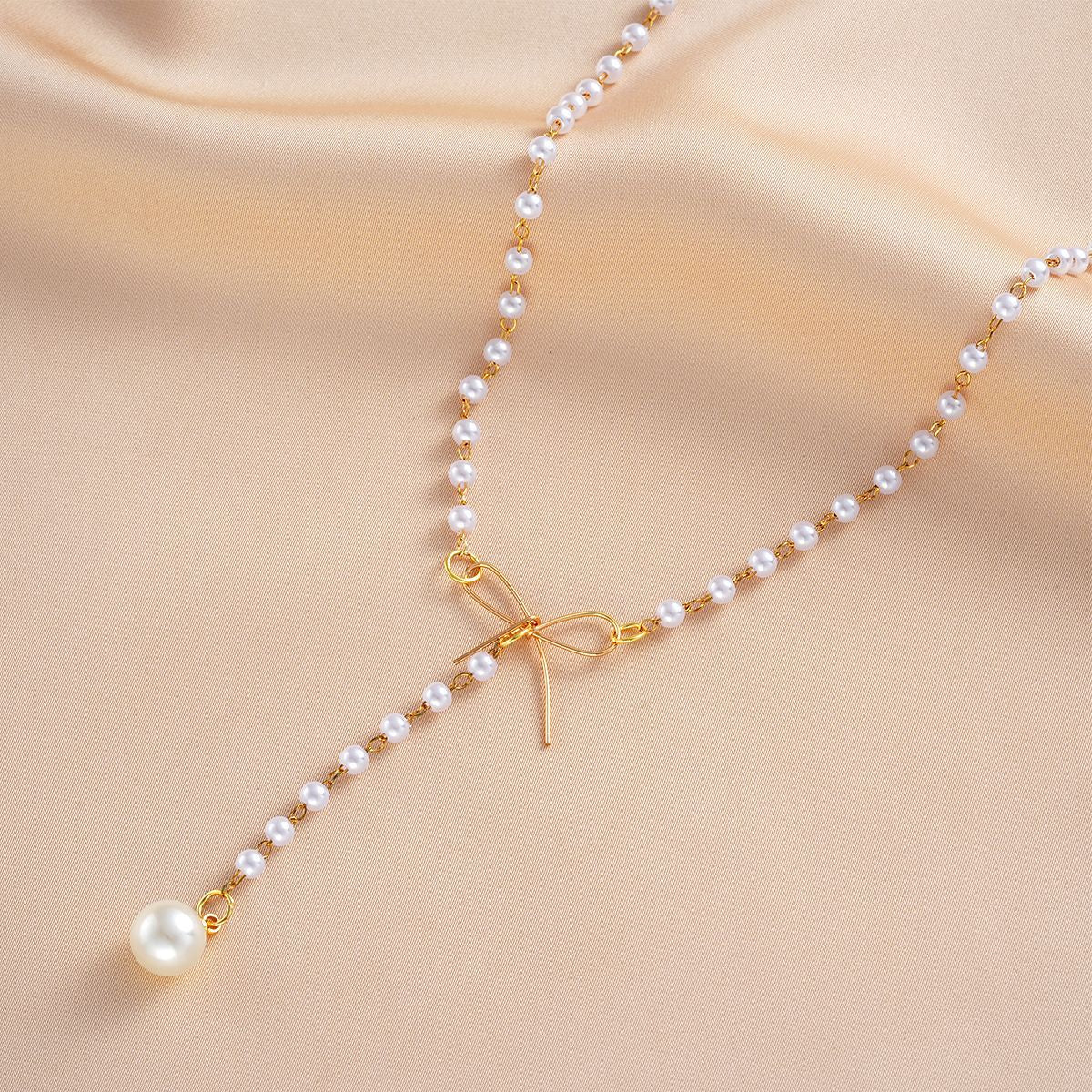 Bow Pearl Collarbone Necklace