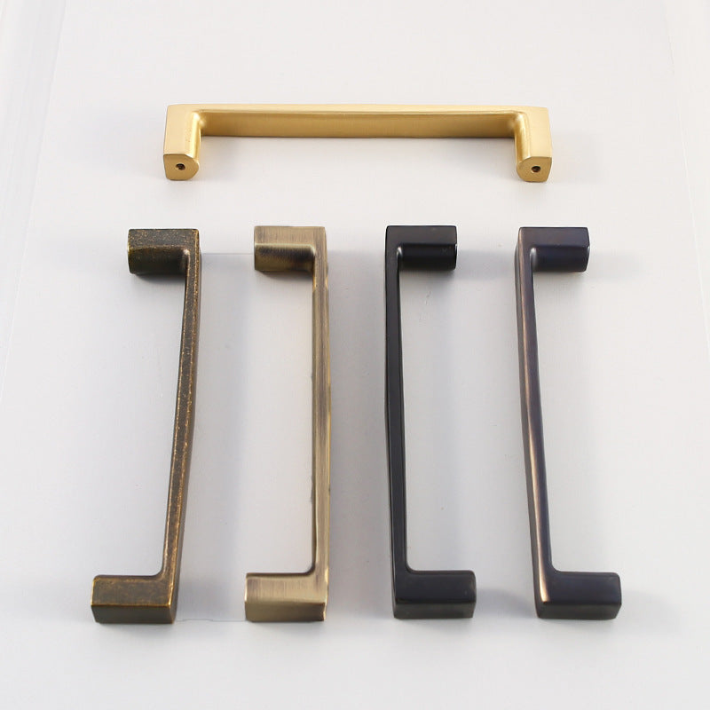Simple wardrobe handle
