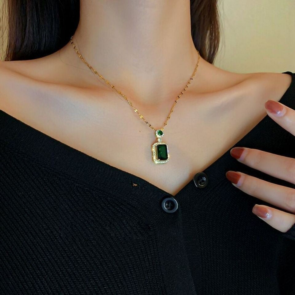 Green Titanium Steel Luxury Collarbone Pendant Necklace