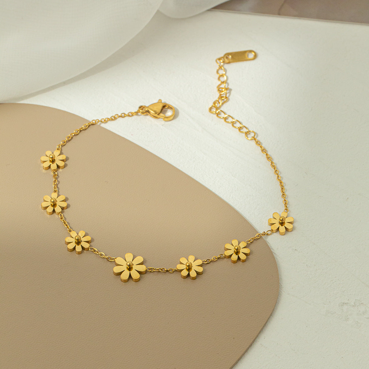 Non-Fading Small Daisy Anklet — Women's Sweet Ins Style