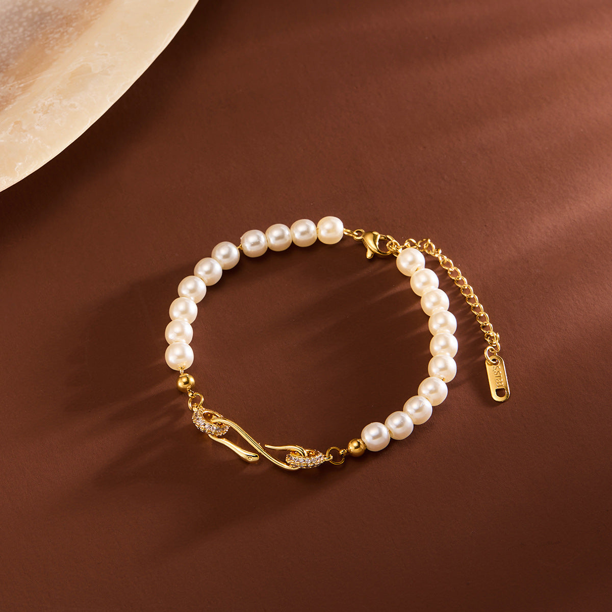 French-Style Titanium Steel Pearl Bracelet — Non-Fading