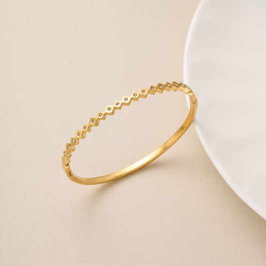 Rhombus Buckle Row Diamond Bracelet