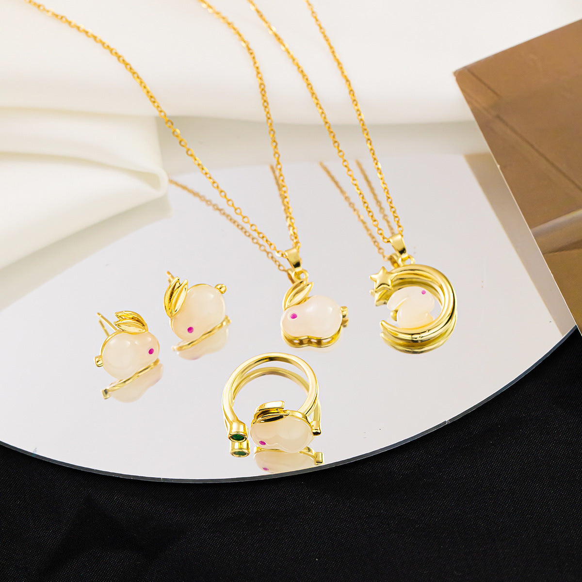 Non-Fading Titanium Steel Rabbit & Moon Imitation Hetian Jade Clavicle Necklace