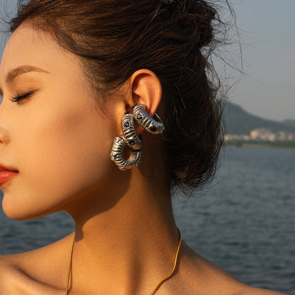 Black Zirconia Bread Clip Earrings